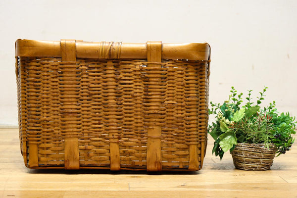 温かみある風合いに包まれた竹製角カゴ　DC1034