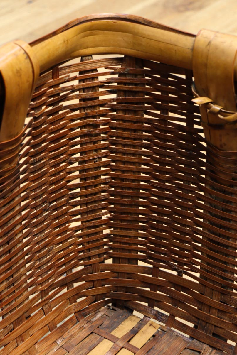 温かみある風合いに包まれた竹製角カゴ　DC1034
