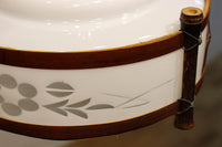 籠目装飾のある竹製フレームに花の透かし模様が馴染む電笠　DC3843