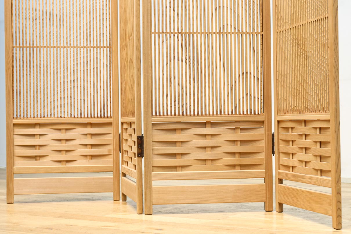 綺麗な杢目模様を作る格子造りの四つ折り衝立　DC8478