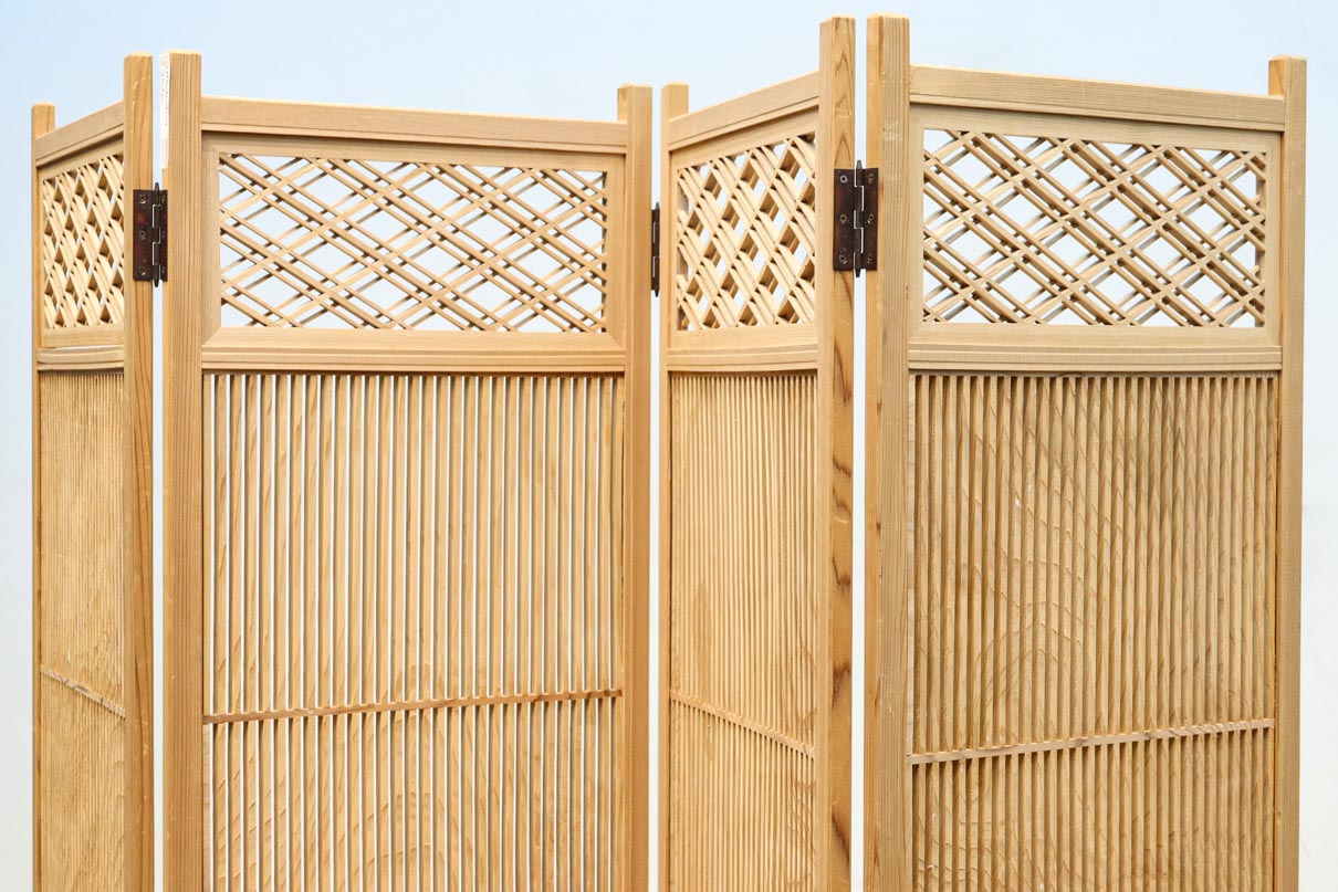 綺麗な杢目模様を作る格子造りの四つ折り衝立　DC8478