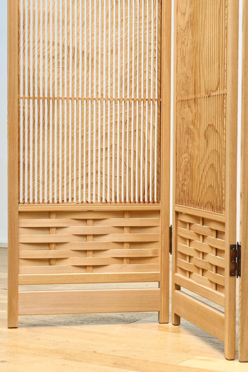 綺麗な杢目模様を作る格子造りの四つ折り衝立　DC8478