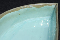 淡い色彩が上品な半月形の花器　DC3872