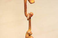 可愛らしいお猿さんが手を繋ぐ三日月型の吊るし花器　DC3887