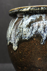 釉薬の表情が美しい壺　DC4176