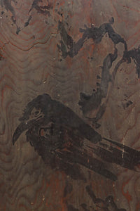 珍品‼ 立体感のある杢目板に八咫烏を描いた衝立　DC4376