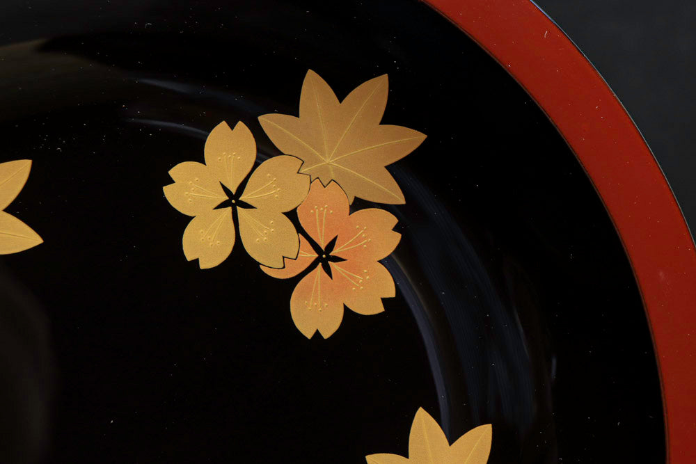桜と紅葉を描いた美しい輪島塗の菓子鉢（共箱付き）　DC4654