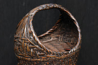 個性的なシルエットの竹編み花カゴ　DC4669