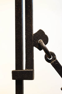 時代の風合いに包まれた鉄製の自在鉤　DC4692