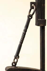 ねじり巻き装飾金具が目を惹く自在鉤　DC5003