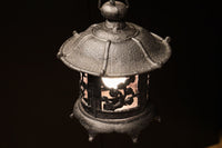 松竹梅の透かし絵が浮かぶ重厚感のある吊り灯籠　DC5136