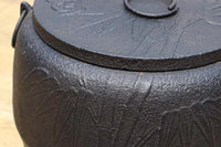 松竹の絵柄で縁起を担ぐ大きめな消壺　DC5410