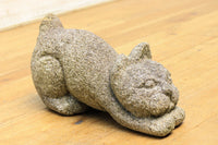 背伸びをする可愛らしい猫の石像　DC5658