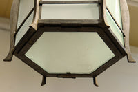 趣きあるフレーム装飾のスリガラス入り吊り灯籠　DC5662