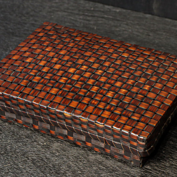 艶やかな編み目模様の味わい溢れる竹編み文入れ DC7007b – 古福庵