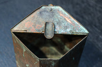 味わいが滲み出た銅製の小物入れ　DC7118