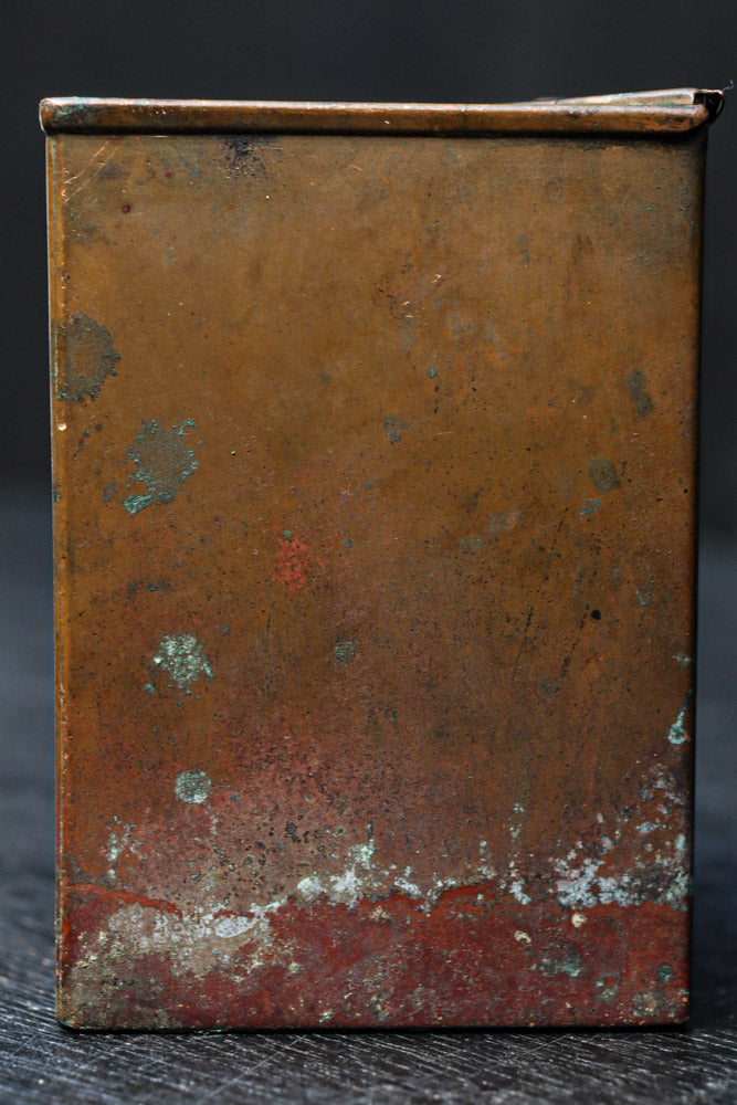 味わいが滲み出た銅製の小物入れ　DC7118