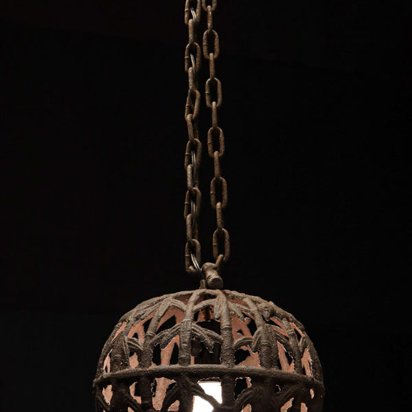 伝統的な吊り燈籠 味わいある風合いに松竹梅の透かし絵で風情ある吊り灯籠 DC7980 – 古福