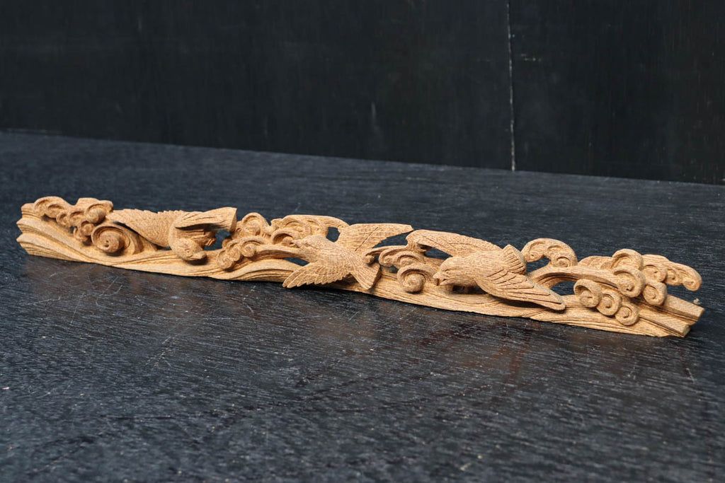 時代物　唐木　細密透彫壁掛　蝙蝠図　幅25cm 高さ37cm 波千鳥を美しく彫り描いた気品溢れる小さな彫刻飾り DC7112 – 古