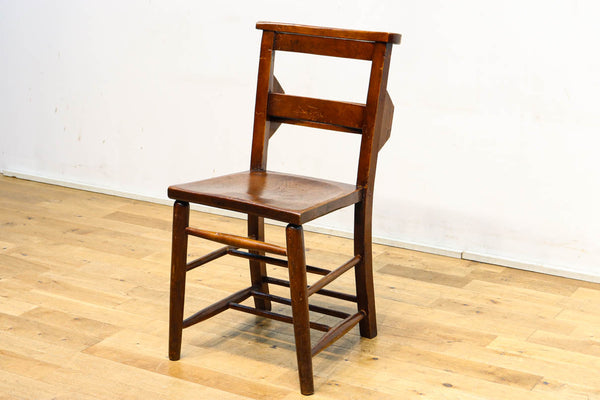 温かみのある光沢感に包まれたアンティークチェアー　DC7321