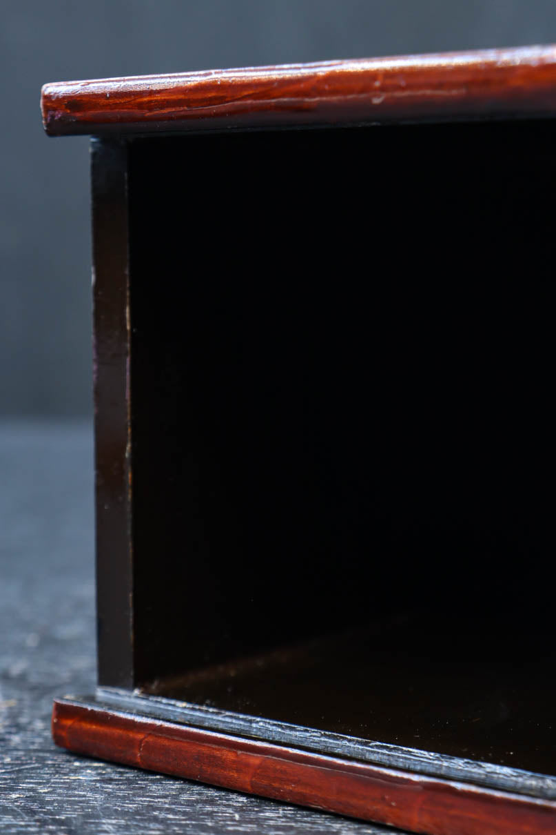 朱の色艶の美しい小箱　DC7325