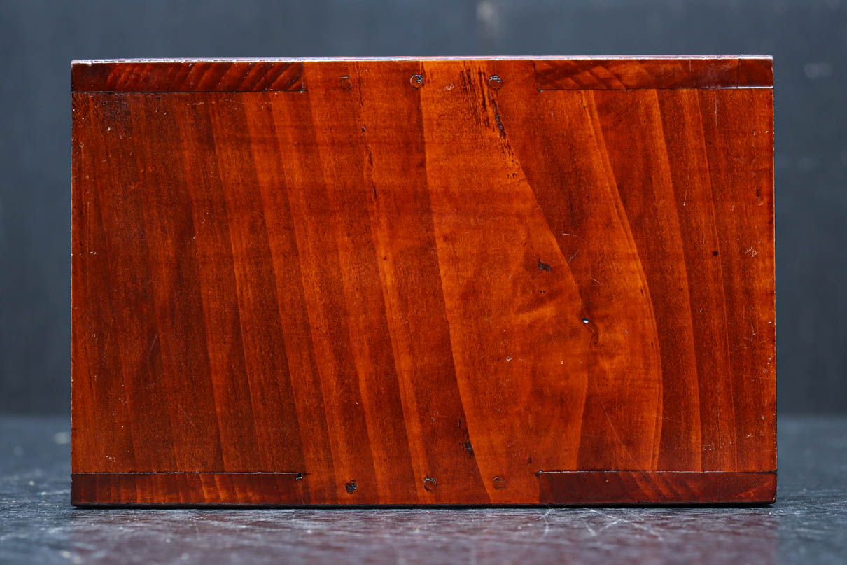 朱の色艶の美しい小箱　DC7325