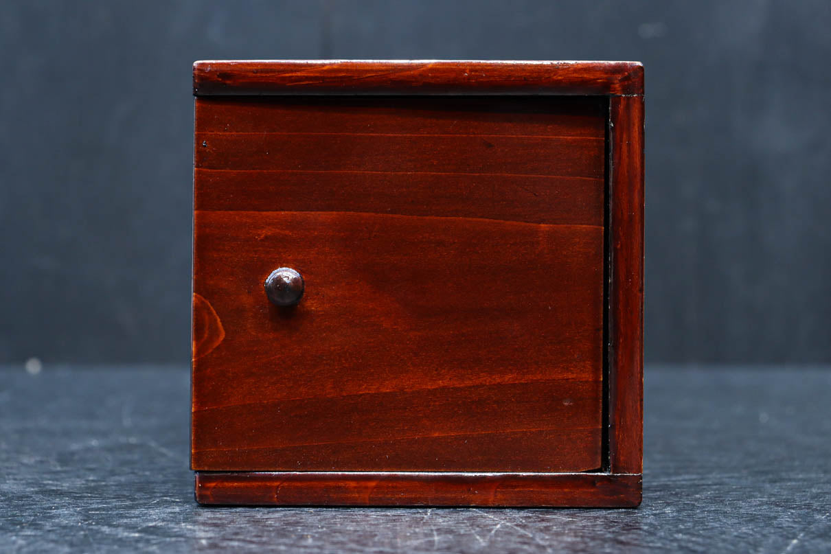 朱の色艶の美しい小箱　DC7325