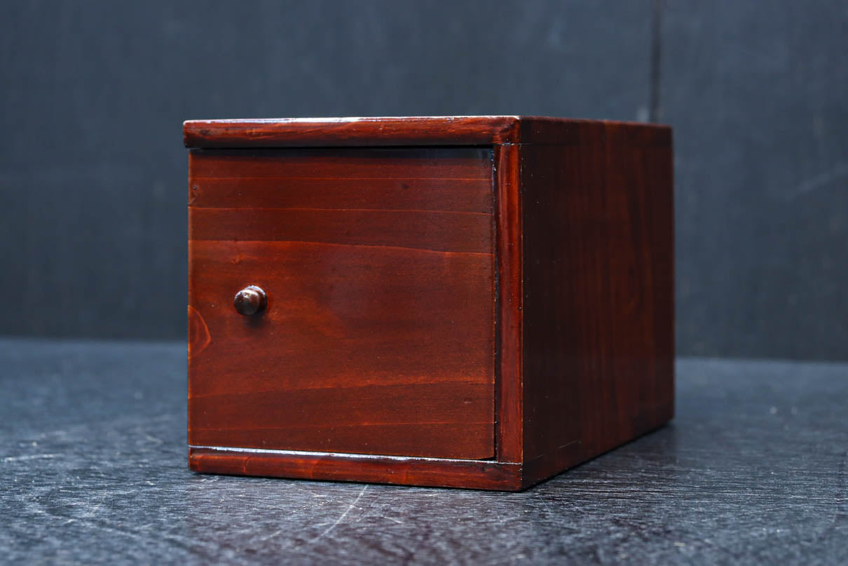 朱の色艶の美しい小箱　DC7325