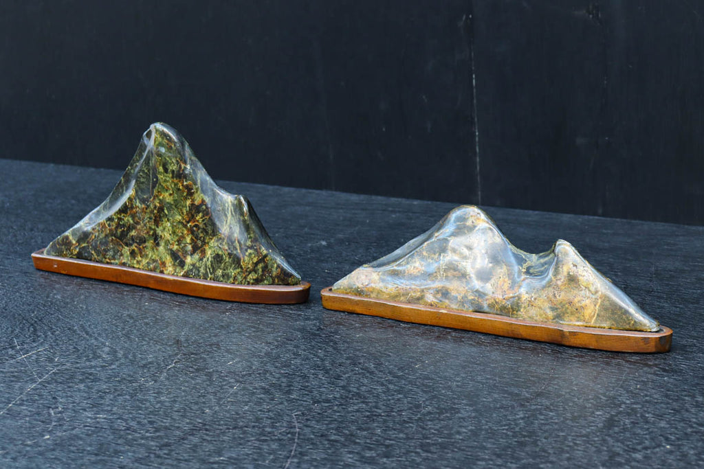 表面が滑らかで色味が引き立つ鑑賞石セット(木製台付き) DC7528ab 在庫