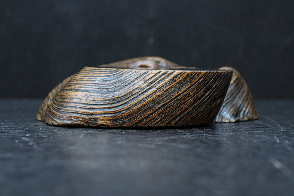 自然の雰囲気を活かした切り株の置台　DC7604