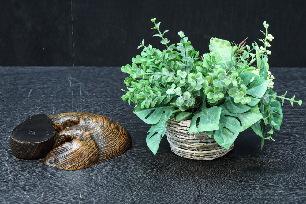 自然の雰囲気を活かした切り株の置台　DC7604