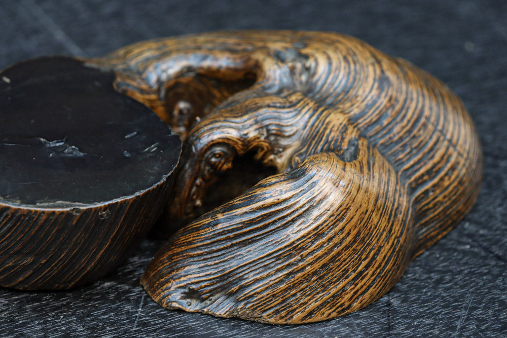 自然の雰囲気を活かした切り株の置台　DC7604