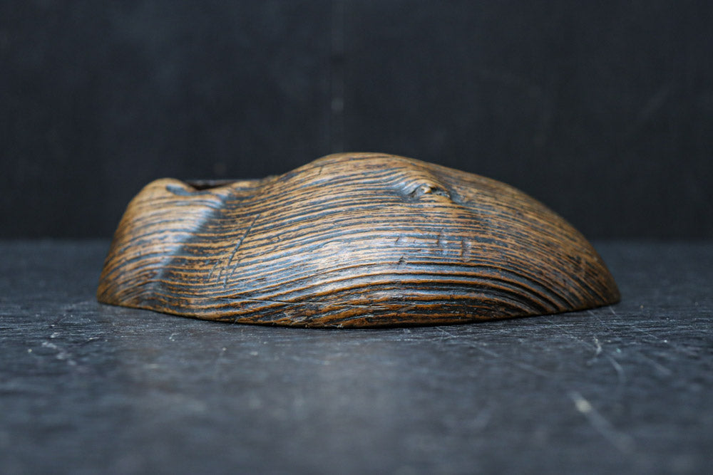 自然の雰囲気を活かした切り株の置台　DC7604