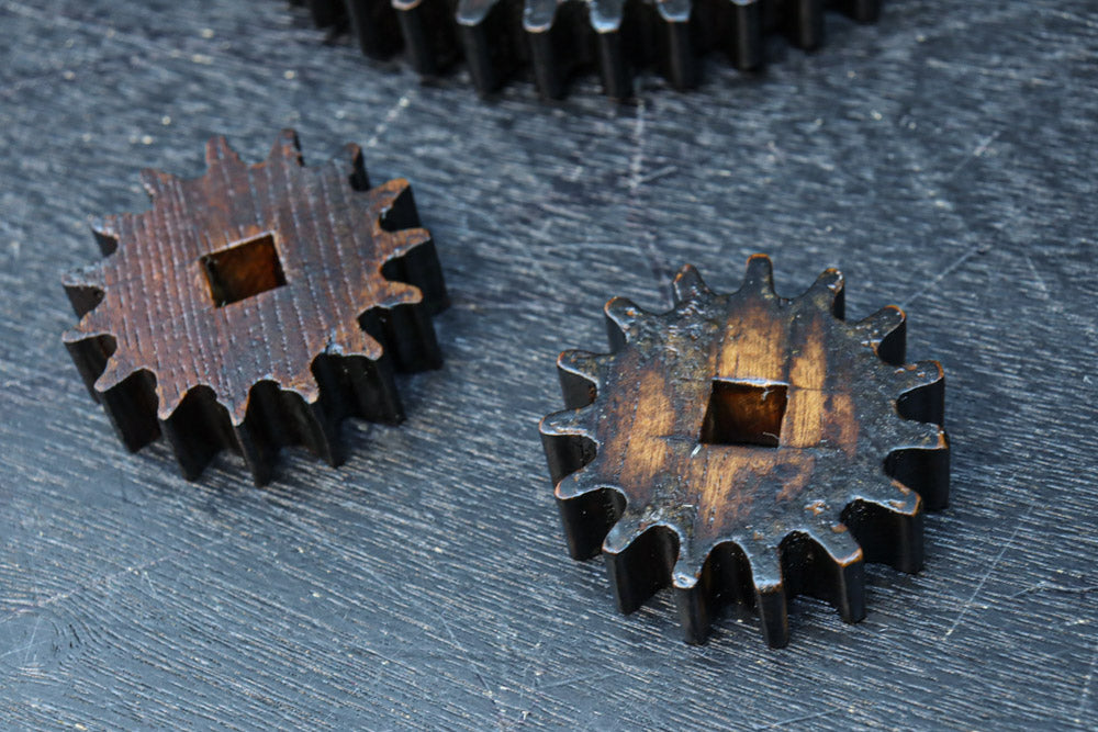 深みのある色彩の味わいある風合いが素敵な歯車セット　DC7701　在庫5枚1組