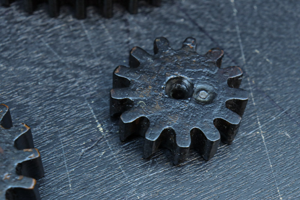 深みのある色彩の味わいある風合いが素敵な歯車セット　DC7701　在庫5枚1組