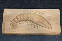 立派な海老の姿を描いた菓子型　DC7714a