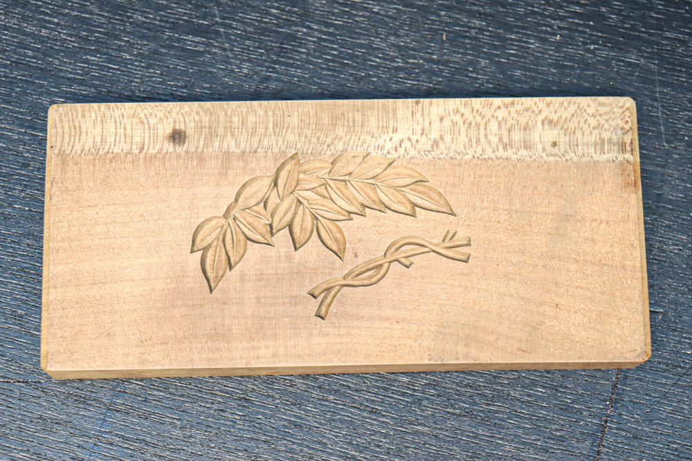 小振りの絵柄が上品な菓子型　DC7715cdg　(c:1 d:1 g:1)個