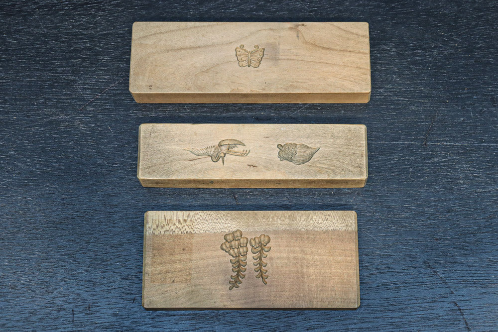 小振りの絵柄が上品な菓子型　DC7715cdg　(c:1 d:1 g:1)個