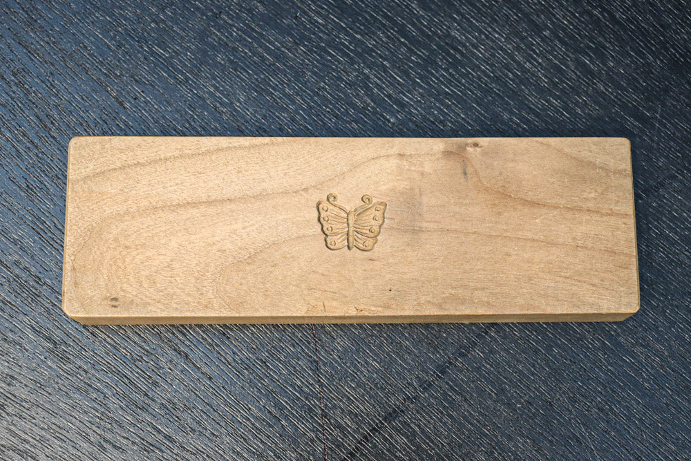 小振りの絵柄が上品な菓子型　DC7715cdg　(c:1 d:1 g:1)個