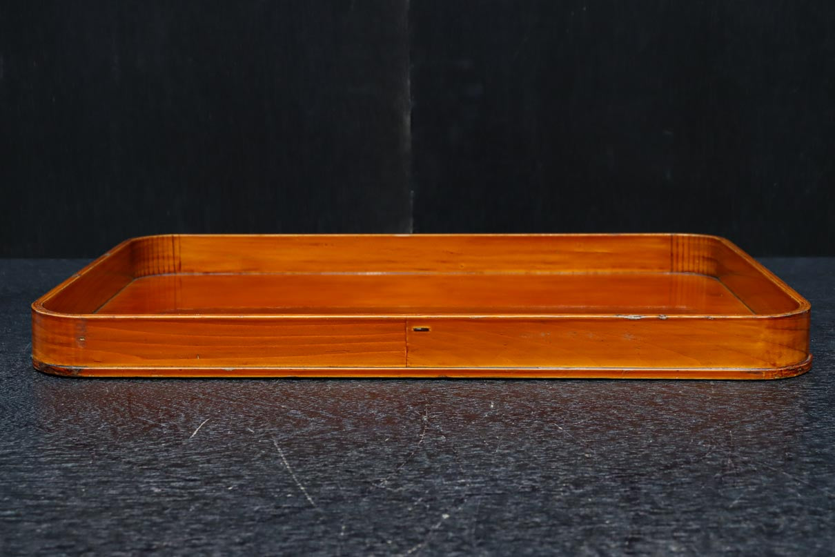 春慶塗りの艶みある色合いで上品な角盆　DC7759　