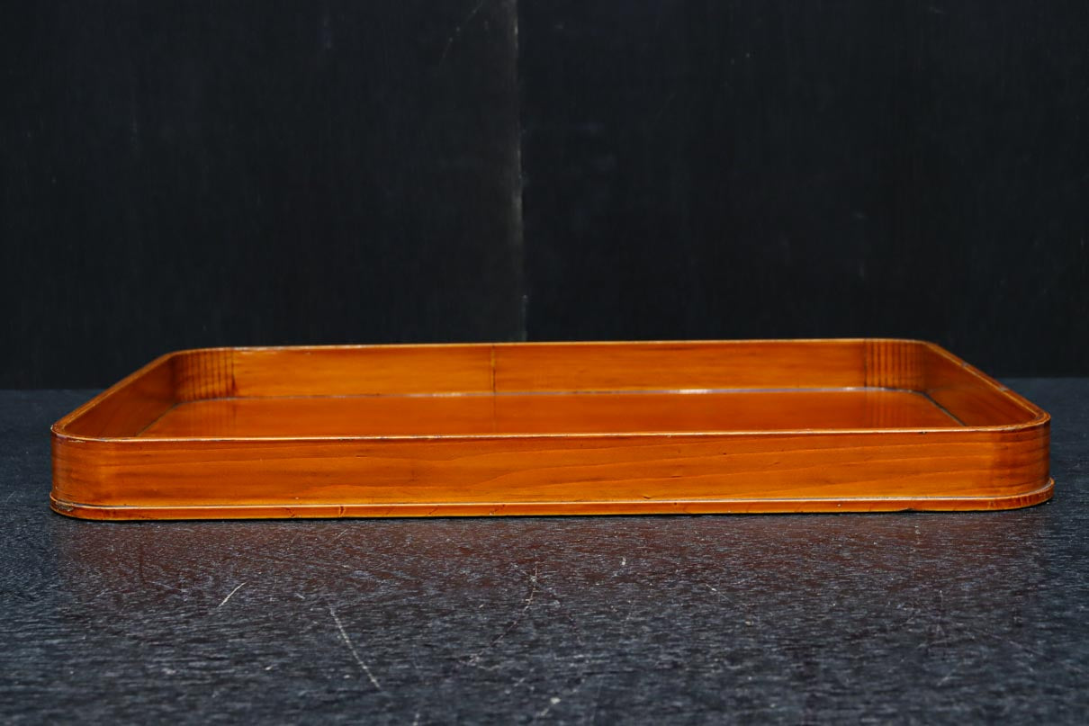 春慶塗りの艶みある色合いで上品な角盆　DC7759　