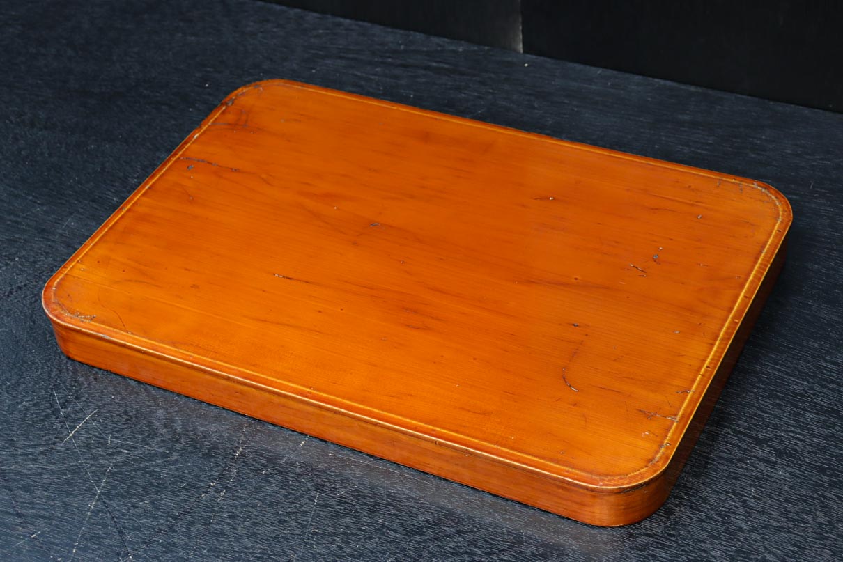 春慶塗りの艶みある色合いで上品な角盆 DC7759 – 古福庵 [ KOFUKUAN