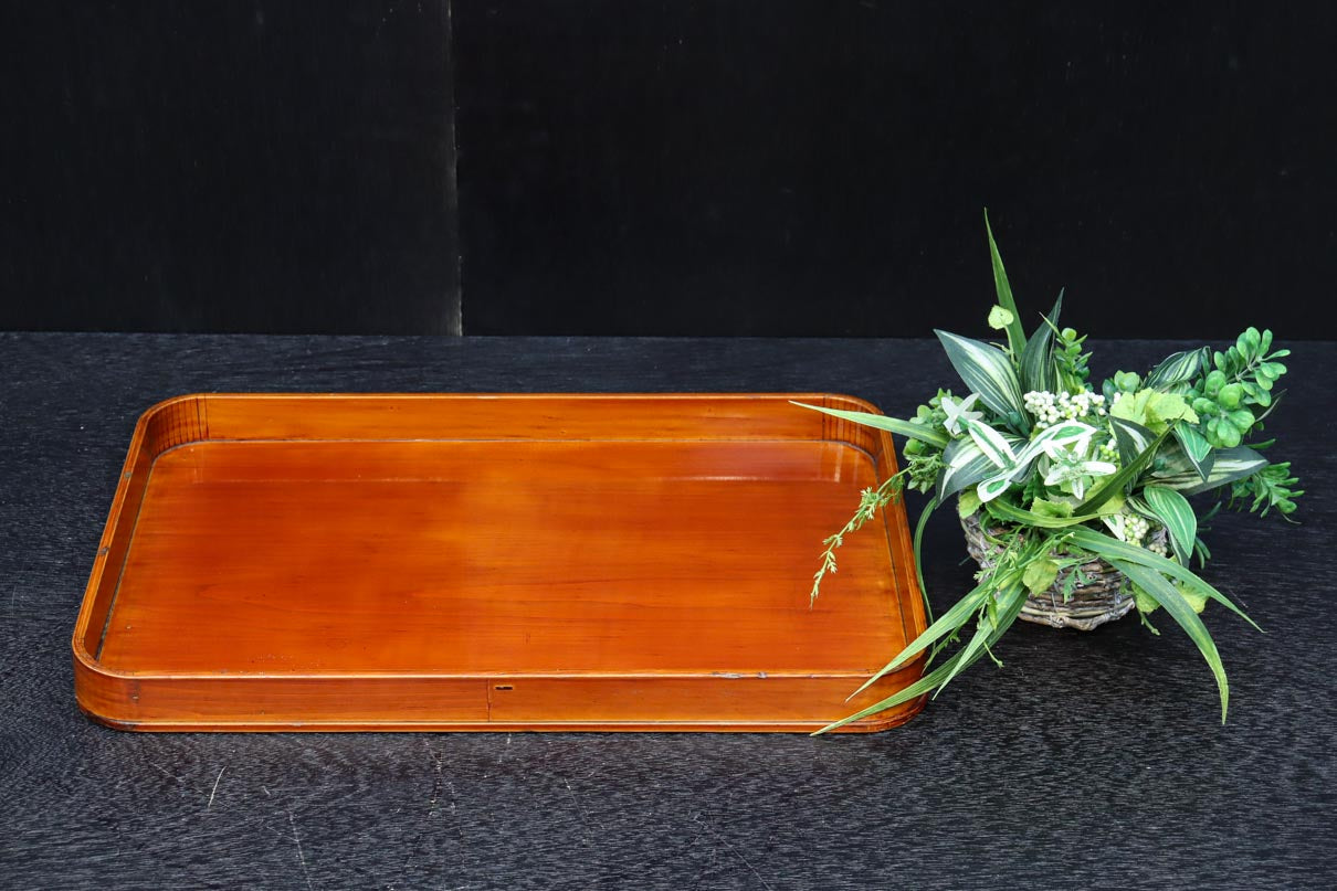 春慶塗りの艶みある色合いで上品な角盆　DC7759　