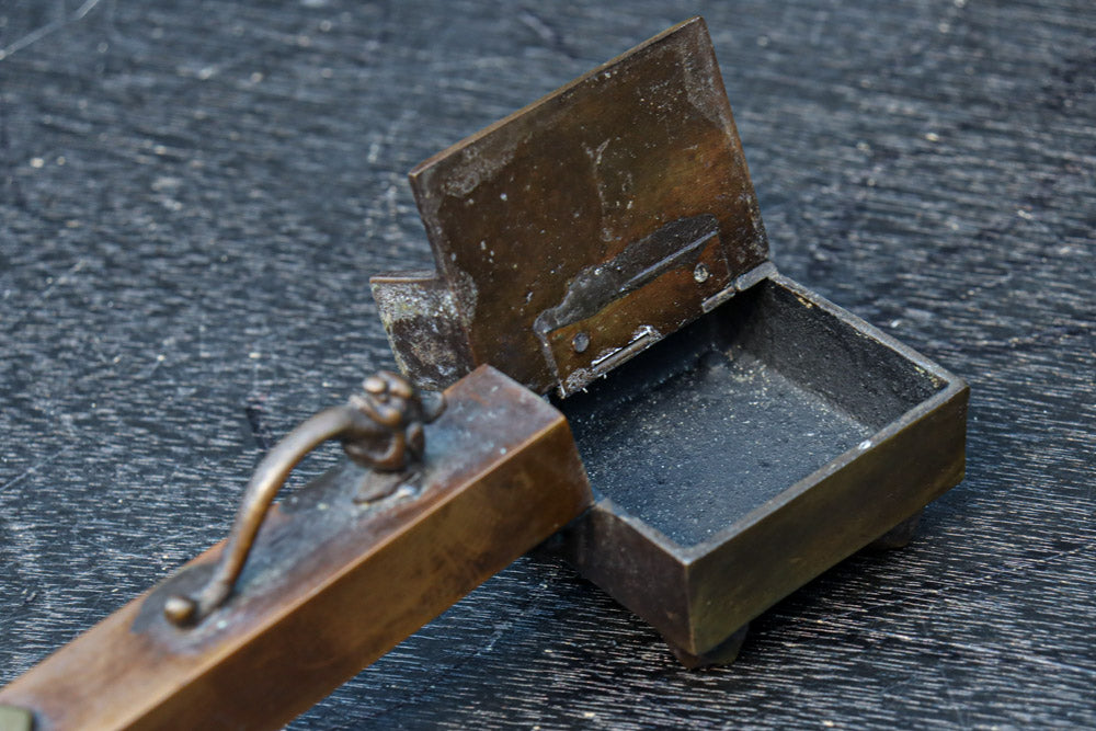 将棋をモチーフにした装飾が映える矢立　DC7763