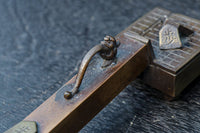 将棋をモチーフにした装飾が映える矢立　DC7763