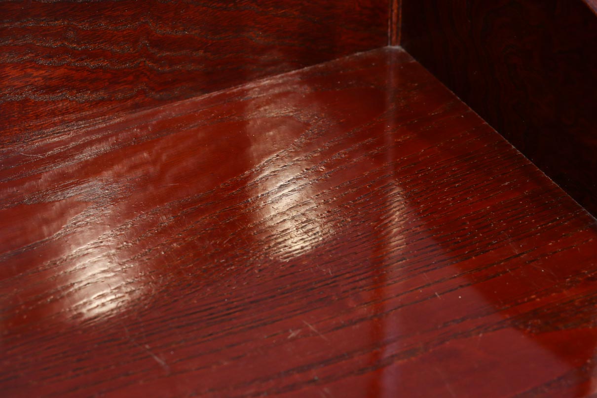 小サイズ！！ 杢目の流れが美しく艶やかな朱漆の飾り台　DC7790