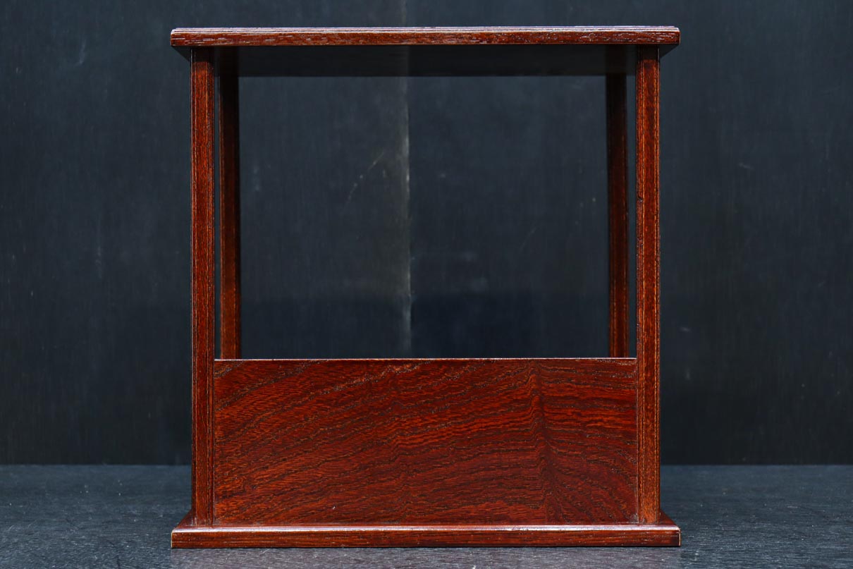 小サイズ！！ 杢目の流れが美しく艶やかな朱漆の飾り台　DC7790