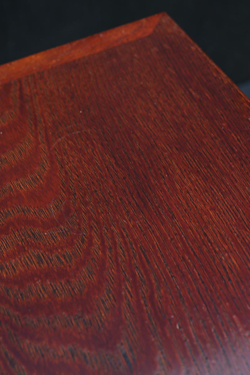 小サイズ！！ 杢目の流れが美しく艶やかな朱漆の飾り台　DC7790