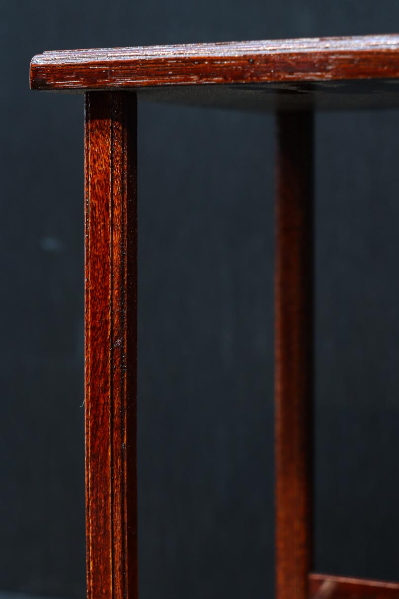 小サイズ！！ 杢目の流れが美しく艶やかな朱漆の飾り台　DC7790