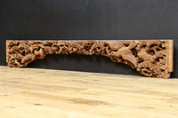 勇ましい鷹と松の木を描いた立体感のある彫刻飾り　DC7809